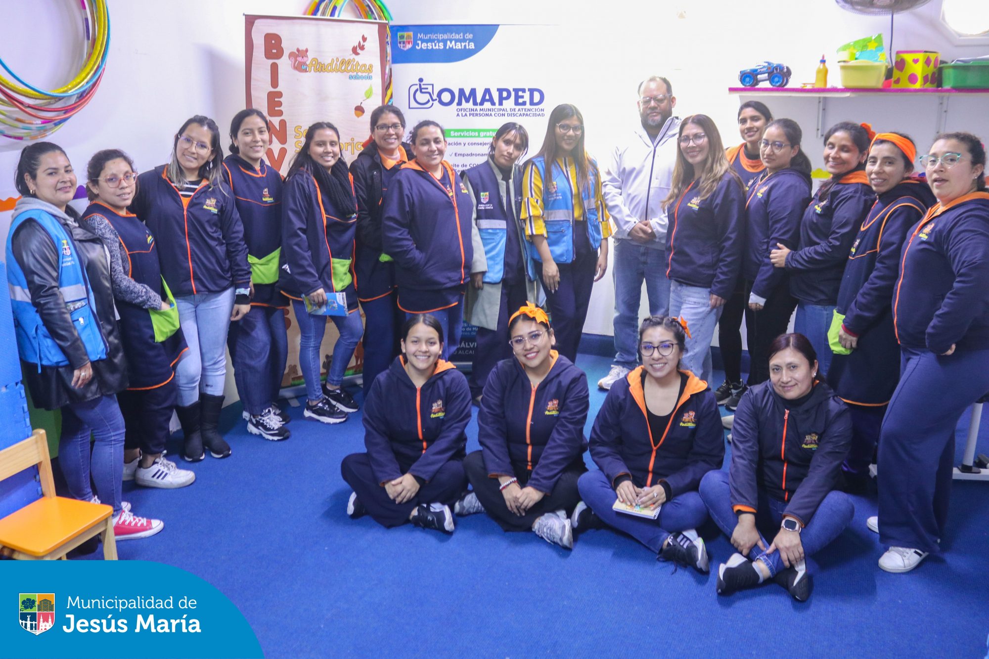 Llegamos al Nido Ardillitas para llevar a las docentes, una charla de concientización sobre el Trastorno del Espectro Autista. ☝🏻 Esta actividad, que busca promover la comprensión y empatía hacia las personas con autismo, recorrerá diversos centros educativos del distrito.