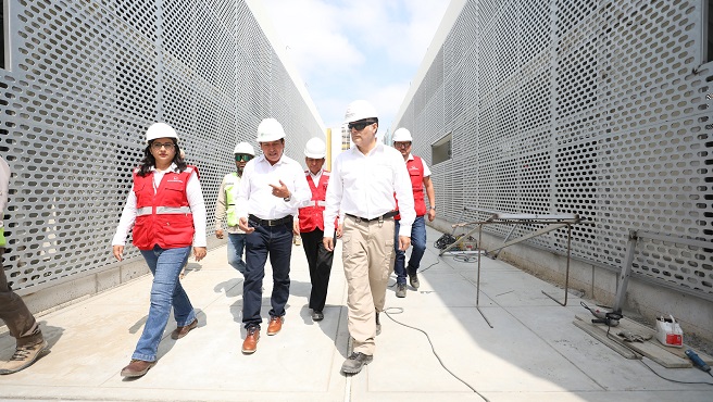 Lima. – Un total de 1137 obras públicas se encuentran paralizadas debido a la falta de recursos financieros para su ejecución (579 casos) o el incumplimiento del contrato (558 casos), según la información reportada por las mismas entidades públicas en el Sistema de Información de Obras Públicas (Infobras) al 31 de agosto del 2024. El costo actualizado de estos proyectos supera los S/ 20 218 millones, de los cuales está pendiente ejecutar S/ 9908 millones, informó el contralor general, César Aguilar Surichaqui.