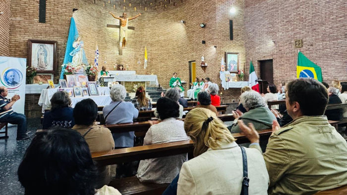 Comunidad peruana en Montevideo fortalece su identidad durante la Jornada Mundial del Migrante y Refugiado