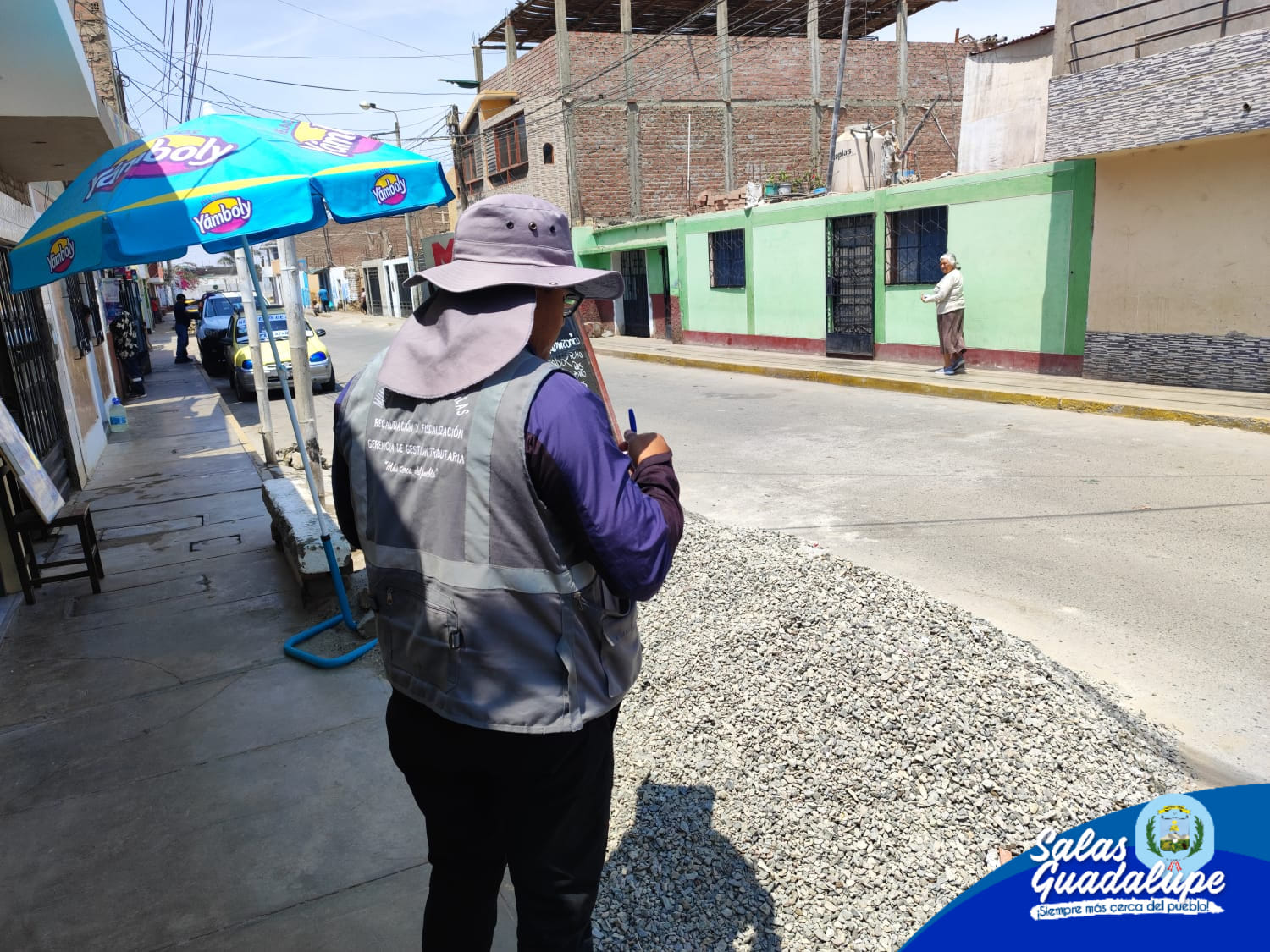VECINOS DE GUADALUPE SON NOTIFICADOS POR ARROJAR DESMONTE Y MATERIALES DE CONSTRUCCION A LA VÍA PÚBLICA