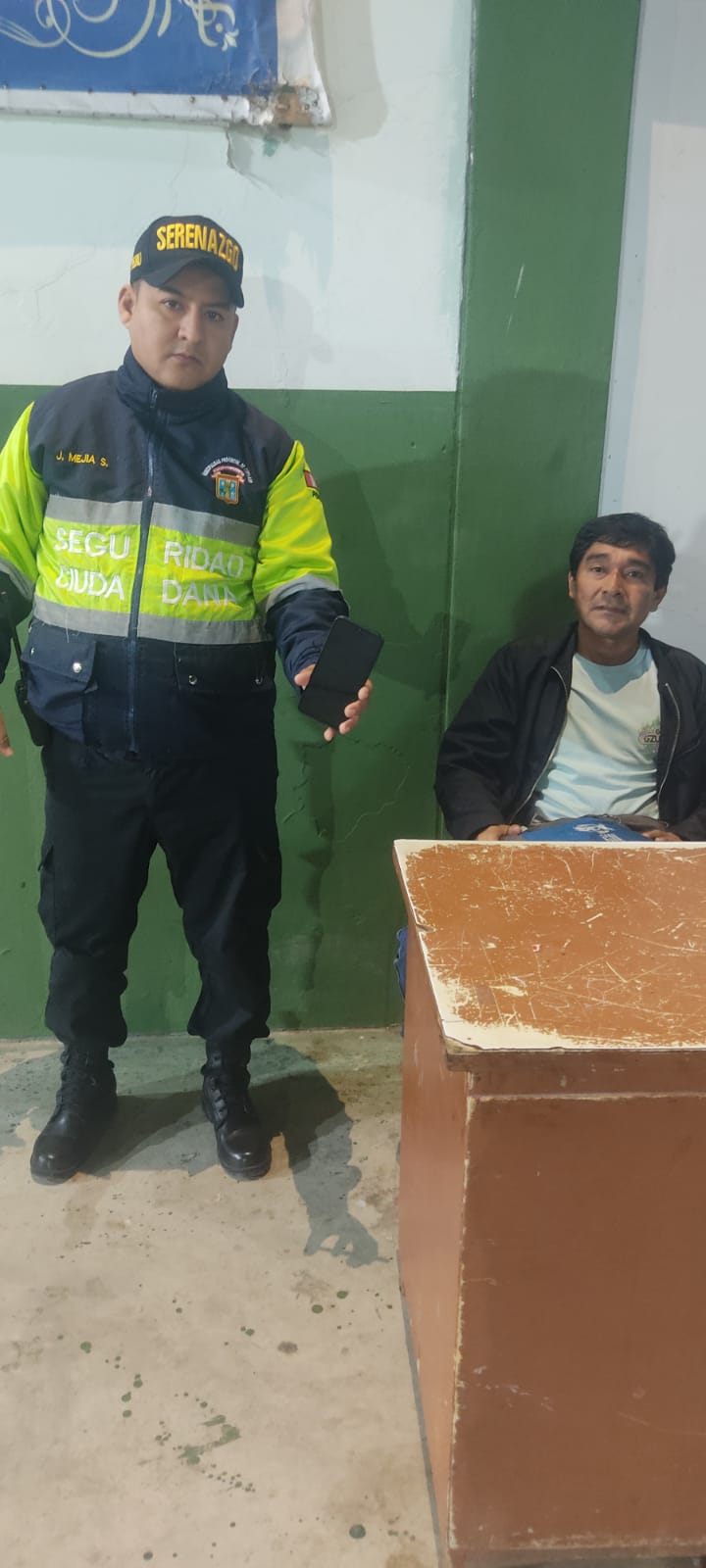 agraviado del celular