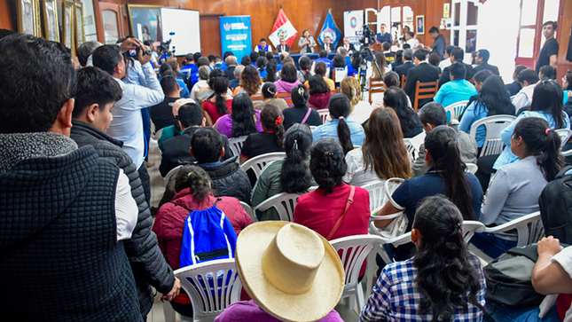 Fotos: Oficina de Imagen Institucional de la GRALL.