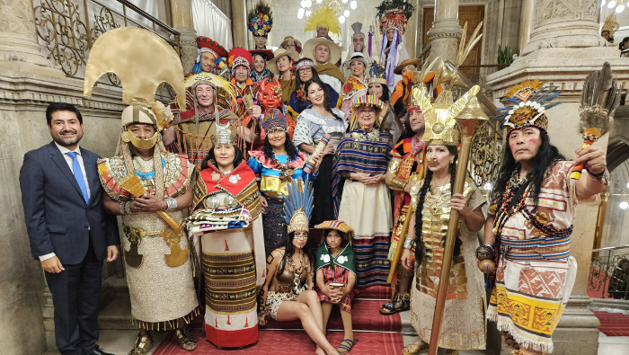 El Perú se luce en presentación de trajes tradicionales en Viena