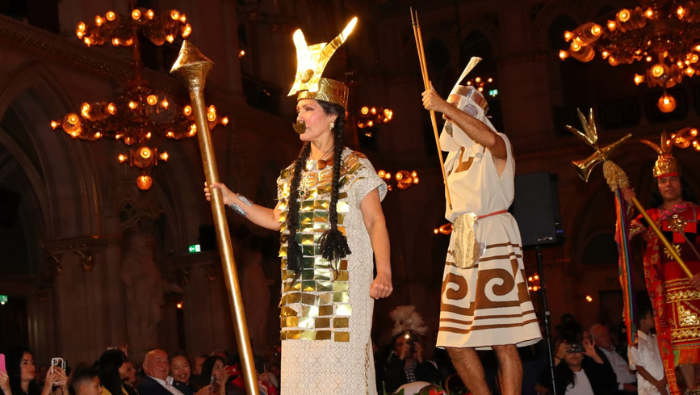 El Perú se luce en presentación de trajes tradicionales en Viena