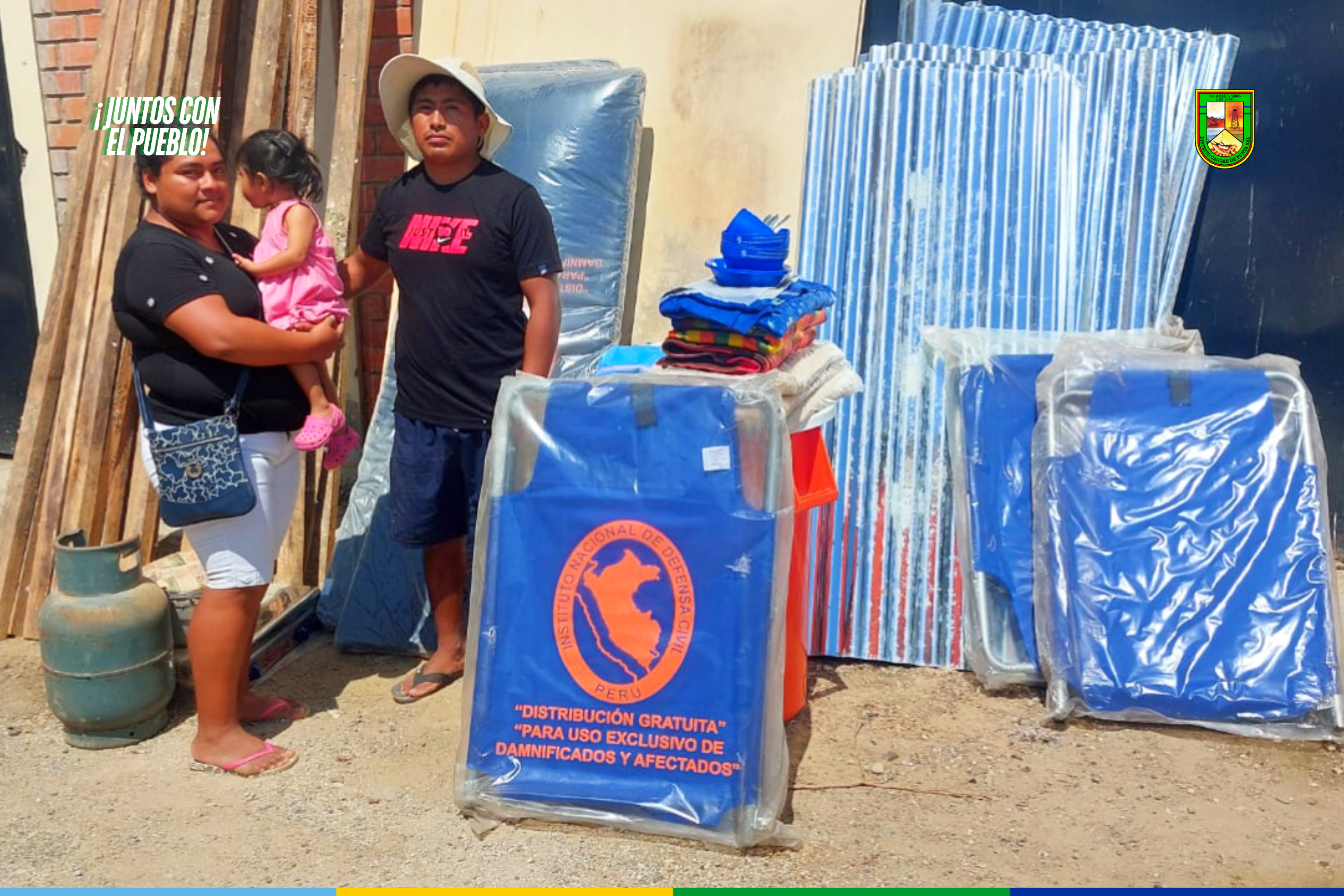 Foto Entregan ayuda a familia afectada por incendio en Cancas