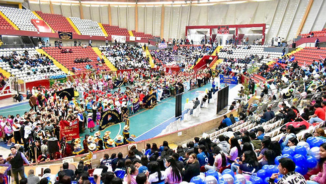 Fiesta cultural integró a más de 2 mil estudiantes, directivos y docentes de Educación Superior y Cetpro.