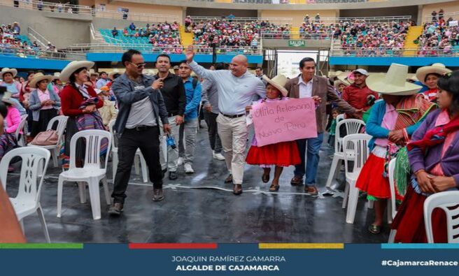 π€La Municipalidad Provincial de Cajamarca entregΓ³ 170 toneladas de productos de primera necesidad que servirΓ‘n para atender a 9,540 usuarios de 114 ollas comunes.
π₯Esta iniciativa liderada por el alcalde provincial, Joaquin RamΓrez, representa un importante apoyo para mitigar las necesidades de los usuarios, tanto en la ciudad como en los centros poblados de la zona rural.
β¨ Β‘Con Joaquin Ramirez, Cajamarca Renace!