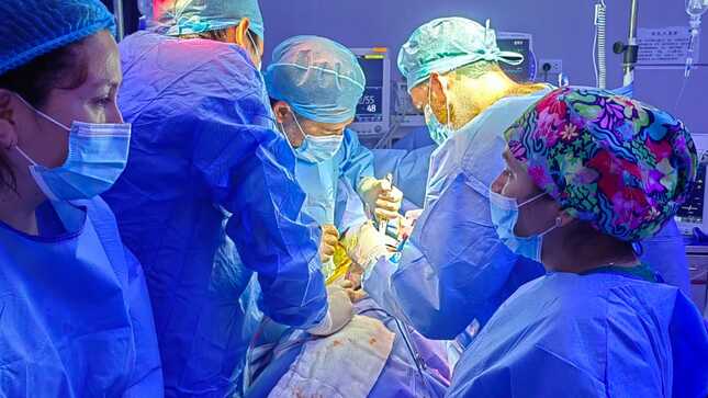 operación por múltiples fracturas