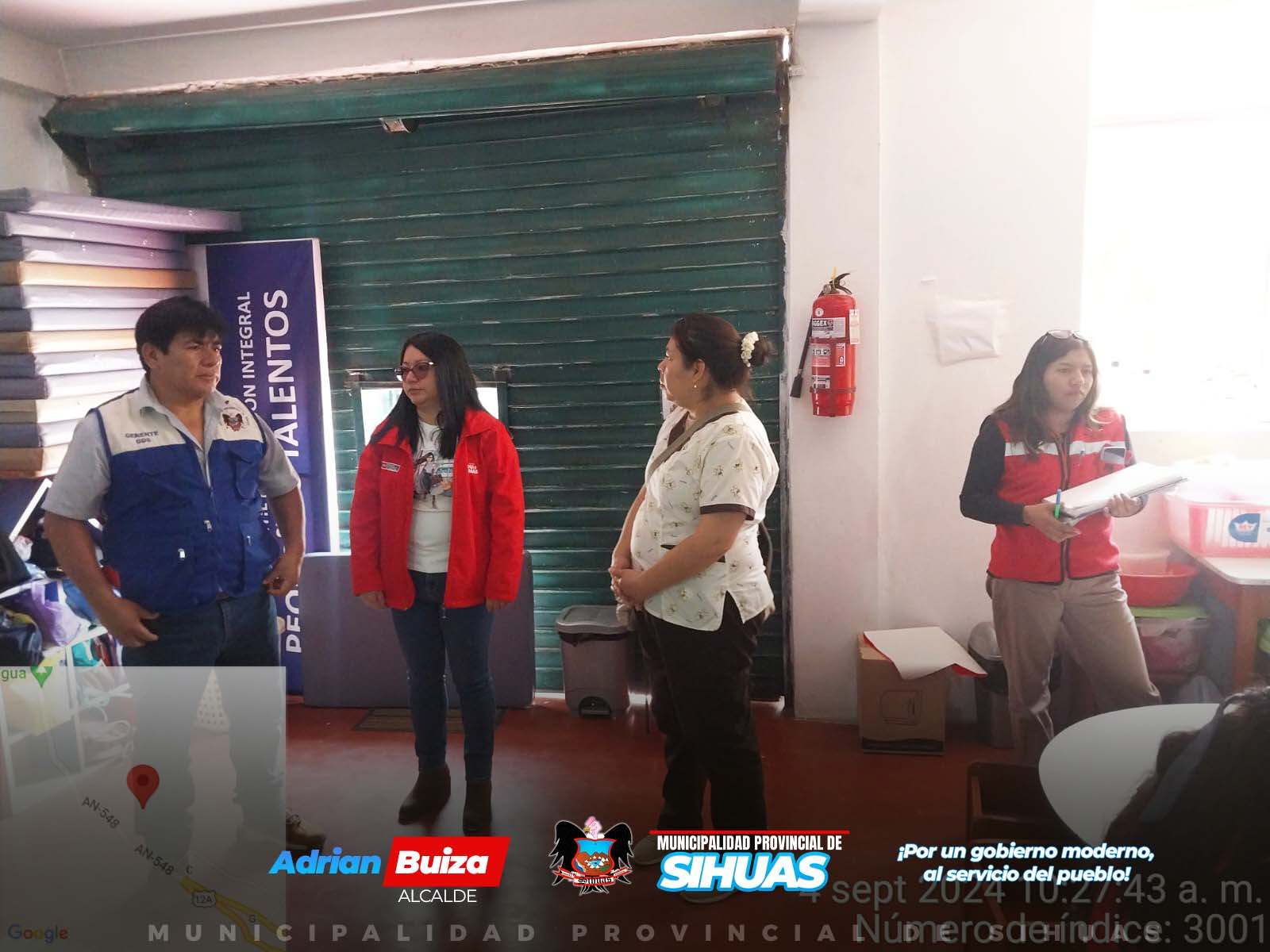 💠𝗟𝗔 𝗠𝗨𝗡𝗜𝗖𝗜𝗣𝗔𝗟𝗜𝗗𝗔𝗗 𝗗𝗘 𝗦𝗜𝗛𝗨𝗔𝗦 𝗩𝗘𝗥𝗜𝗙𝗜𝗖𝗔 𝗘𝗟 𝗘𝗦𝗧𝗔𝗗𝗢 𝗗𝗘 𝗟𝗢𝗦 𝗖𝗘𝗡𝗧𝗥𝗢𝗦 𝗗𝗘𝗟 𝗣𝗥𝗢𝗚𝗥𝗔𝗠𝗔 𝗡𝗔𝗖𝗜𝗢𝗡𝗔𝗟 𝗖𝗨𝗡𝗔 𝗠𝗔́𝗦
Tal como se acordó en la reciente reunión de la Instancia de Articulación Local (IAL), el cual preside el alcalde provincial, Mag. Demetrio Buiza Picón, se realizó la verificación del estado situacional de los establecimientos del Programa Nacional Cuna Más en el distrito de Sihuas. La revisión abarcó los cuatro centros actualmente operativos:
• Centro Infantil de Atención Integral “Mis Primeros Pasos”
• Centro Infantil de Atención Integral “Estrellitas de Jesús”
• Centro Infantil de Atención Integral “Virgen de Asunción”
• Centro Infantil de Atención Integral “Pequeños Talentos”
Durante la visita, se constató que el servicio alimentario en estos centros se encuentra en óptimas condiciones. Además, se dispone de un comedor dedicado exclusivamente a la preparación de alimentos. La revisión fue acompañada por el gerente de Desarrollo Social y Servicios Públicos, la nutricionista del Hospital de Apoyo Sihuas, la jefa de la Defensoría Municipal del Niño y Adolescente (Demuna), personal de Ule-Sisfoh; así como, la prefecta Regional de Áncash y la subprefecta de la provincia; siendo atendidos por la Acompañante Técnico del Programa Nacional Cuna Más de la provincia.
Actualmente, el Programa Nacional Cuna Más atiende a 83 infantes y niños en Sihuas. En este sentido, la Municipalidad Provincial contribuye significativamente al cubrir el alquiler de tres de los espacios utilizados por los centros.
La inspección se centró en asegurar que las instalaciones y el servicio alimentario de los centros cumplan con los estándares establecidos por el Programa Nacional Cuna Más. En este contexto, el análisis realizado confirmó que los alimentos proporcionados, entre los que se incluyen conserva de sangrecita, bofe de res, leche, conserva de pescado, menestras, avena y quinua, son adecuados para combatir la anemia. Además, se verificó que los infantes reciben cuatro comidas diarias bien estructuradas: frutas de 9:00 a.m. a 9:30 a.m., vitaminas de sulfato ferroso a las 11:00 a.m. para aquellos niños con anemia, almuerzo a las 12:00 p.m. y una media tarde a las 2:30 p.m. Esta organización garantiza que los niños mantengan una nutrición balanceada y adecuada a lo largo del día.
Esta inspección subraya el firme compromiso de la comuna provincial con el bienestar infantil, asegurando que los centros del Programa Nacional Cuna Más ofrezcan una atención integral y de calidad para los niños y sus familias en la provincia. Asimismo se acuerda que, en posteriores fechas se llevará a cabo las visitas inopinadas.