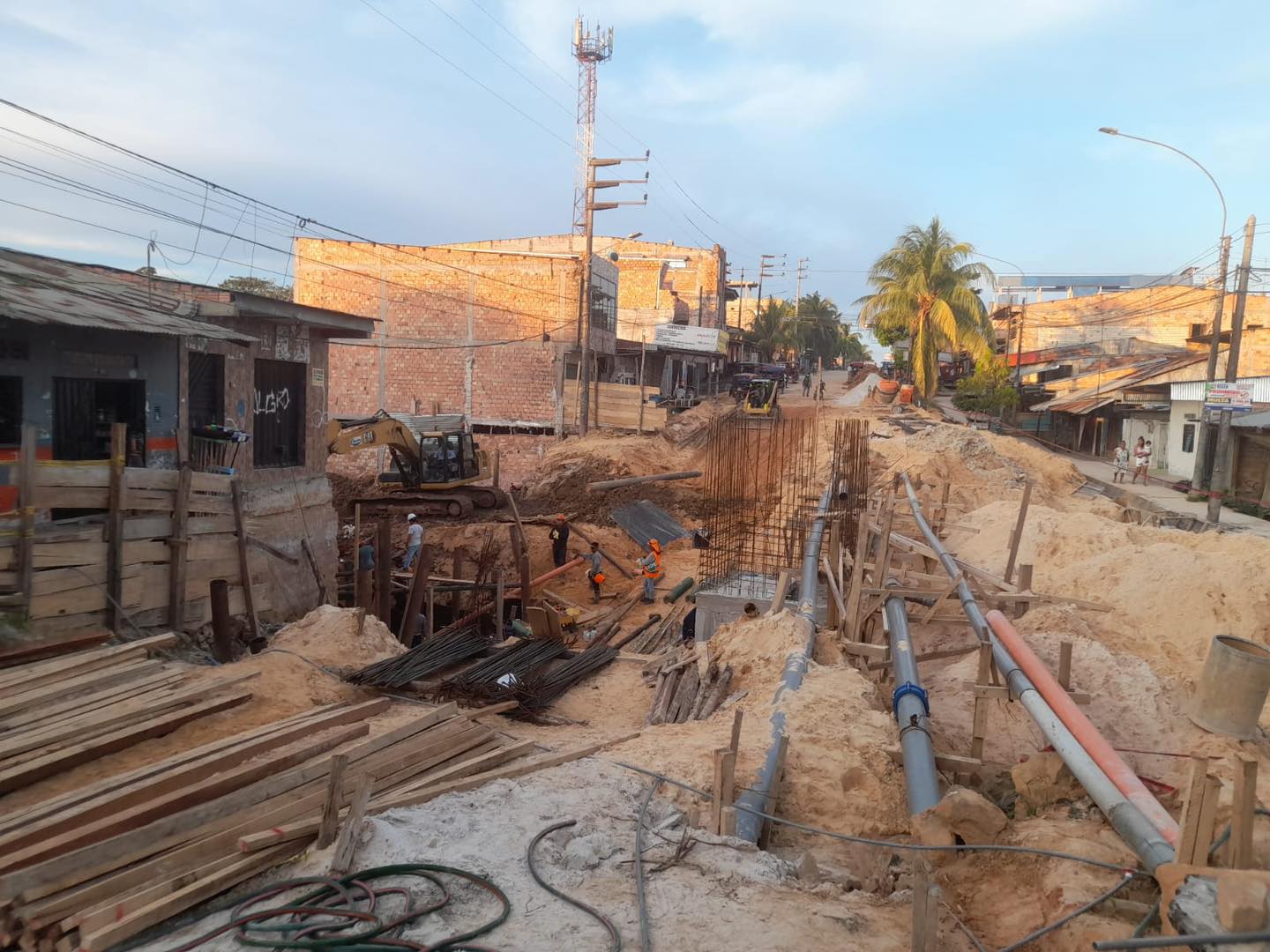 Muni belén avanza con la reparación del alcantarillado en la AV. participación cuadra 10  