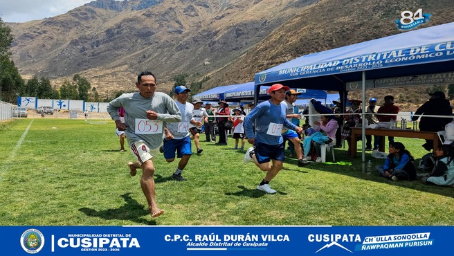 Competencia de Marat贸n, celebrando el 饾棢饾棲饾棲饾棲饾棞饾棭 aniversario de Cusipata