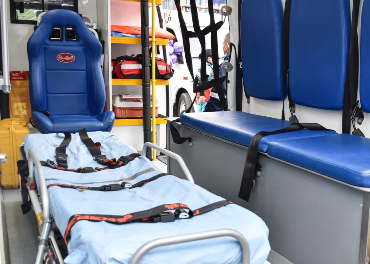 Ambulancia completamente equipada
