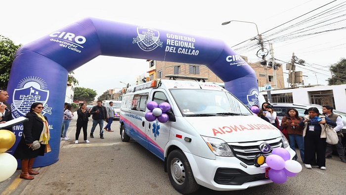 GOBERNADOR CIRO CASTILLO ENTREGA AMBULANCIAS A POBLACIÓN CHALACA