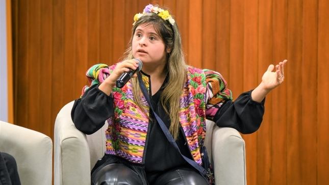 Indecopi promueve la inclusión con participación de destacada diseñadora con síndrome de Down en foro de propiedad intelectual
