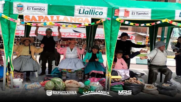 La Municipalidad Distrital de Sapallanga se hizo presente en la feria de la gratitud "CANITAS QUE EMPRENDE"