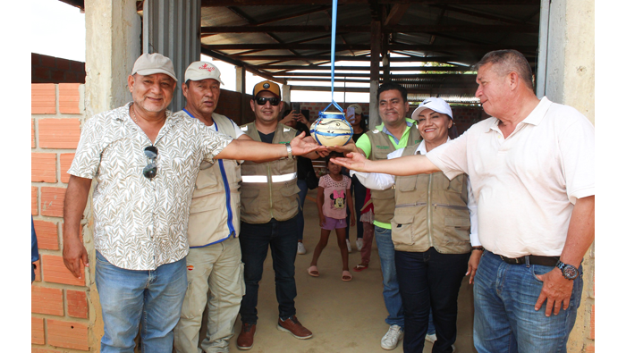 Alcaldesa Lluni Perea, inaugura Sistema de Agua Potable en el caserรญo "El Mirador", distrito de Sauce.
