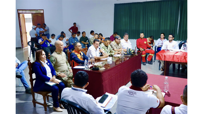 Alcaldesa participa en instalaciΓ³n de sala de crisis para mitigar incendios.