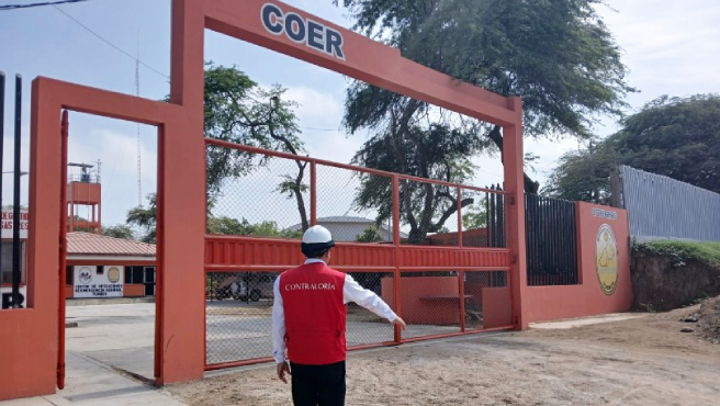 Tumbes.– La Contraloría General detectó que la Oficina Regional del Riesgo de Desastres (OFREGERD) del Gobierno Regional de Tumbes otorgó la conformidad a tres servicios del Centro de Operaciones de Emergencia Regional (COER) Tumbes, a pesar de no estar culminados y no aplicó la penalidad por mora a los proveedores por más de S/ 11 mil.