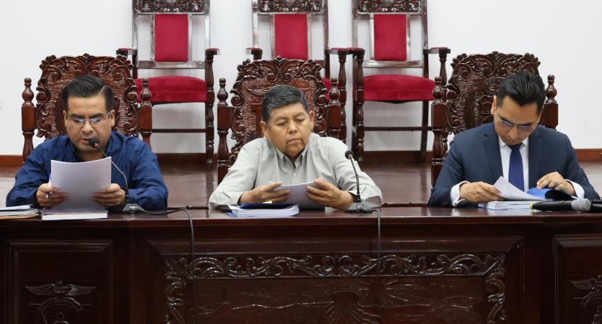 En la última sesión ordinaria, el Concejo Provincial de Mariscal Nieto discutió y aprobó diversos dictámenes y documentos cruciales, en cumplimiento de las normativas vigentes y con miras a un desarrollo sostenible.