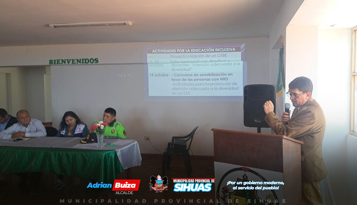 📌 COPROSEC SIHUAS SE REÚNE PARA TOMAR ACCIONES 📌
El pasado martes 24 de septiembre, las autoridades del Comité Provincial de Seguridad Ciudadana (Coprosec) Sihuas se reunieron de manera urgente en el distrito de Cashapampa, con el objetivo de descentralizar sus encuentros y abordar temas cruciales para la seguridad de la provincia. Durante la sesión, se presentaron informes sobre los riesgos y desastres que han afectado a la región; así como, la activación de la plataforma de Defensa Civil. De igual manera, la Policía Nacional del Perú (PNP) - Sihuas expuso sobre “El Arresto Ciudadano”, su normativa y ejecución; además, se discutió la preocupante situación de desprotección familiar de los niños en la provincia.
El alcalde provincial, Mag. Demetrio Buiza Picón, en su calidad de presidente del Comité, solicitó a las autoridades presentes informes sobre las problemáticas en sus respectivas áreas, aunque lamentó la ausencia de algunas autoridades, lo que refleja una falta de compromiso en temas tan importantes. A pesar de ello, se lograron acuerdos significativos, como la decisión de socializar la información sobre el arresto domiciliario, a cargo de la Comisaría Sectorial de Sihuas, y desarrollar charlas sobre seguridad ciudadana.
Por otro lado, se estableció que instituciones que cuenten con profesionales en psicología, como la UGEL, el Centro de Emergencia Mujer y el Hospital de Apoyo Sihuas, fomentarán sus servicios para atender a la población.
En paralelo, la Unidad de Gestión Educativa Local (UGEL) Sihuas informó sobre los avances en la implementación de una educación inclusiva, destacando el esfuerzo por garantizar que todos los niños tengan acceso a una educación de calidad, independientemente de sus circunstancias. Este enfoque es fundamental para el desarrollo integral de la infancia en la provincia.
Otro punto destacado fue la necesidad de fortalecer el equipamiento para la atención de riesgos y desastres en los distritos, recordando a las municipalidades distritales su obligación de registrar cualquier desastre en un plazo de 72 horas, un requisito que ha sido descuidado en ocasiones anteriores.
La reunión concluyó con el acuerdo de que la próxima sesión del Coprosec se llevará a cabo en el distrito de Ragash, reafirmando así el compromiso de garantizar la seguridad y bienestar de la población sihuasina.