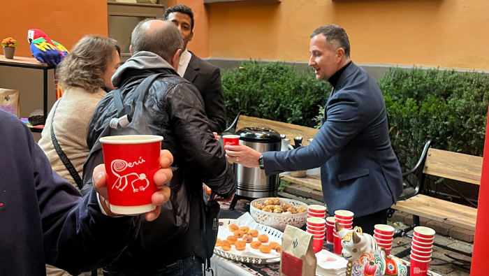 Embajada peruana en Noruega celebra el Día Internacional del Café con una degustación de café nacional en Oslo