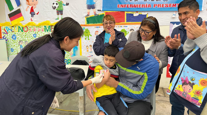 Barrido de vacunación contra el sarampión se inició en instituciones educativas de San Juan de Miraflores