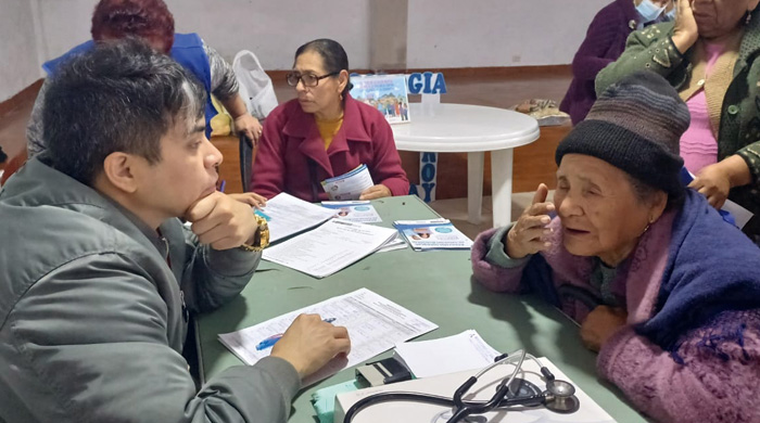 Campaña de Salud atendió a más de 100 adultos mayores en San Juan de Miraflores