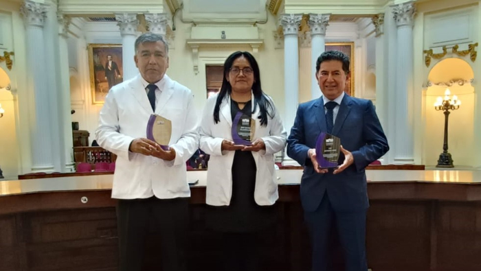 La ceremonia se desarrolló en el hemiciclo Raúl Porras Barrenechea del Parlamento Nacional.