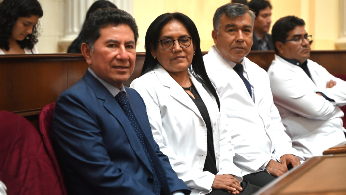 La ceremonia se desarrolló en el hemiciclo Raúl Porras Barrenechea del Parlamento Nacional.