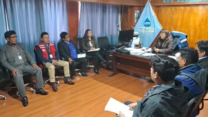 Qali Warma y Defensoría gestionan ante Seda Juliaca la dotación de agua potable en aquellas instituciones educativas priorizadas, que carecen de este servicio.