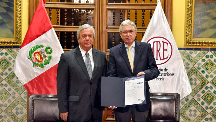 Cancillería obtiene Certificación ISO 9001:2015 por atención a trámites consulares en Consulado en Los Ángeles