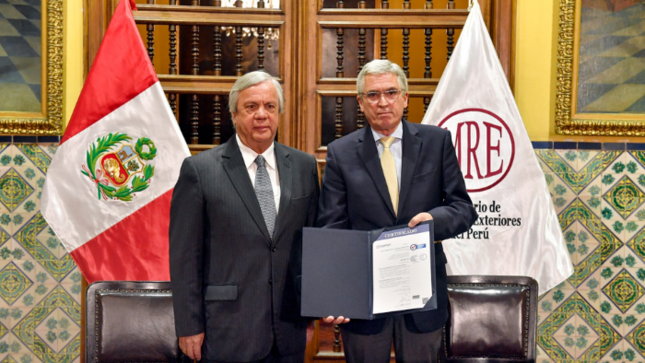 Cancillería obtiene Certificación ISO 9001:2015 por atención a trámites consulares en Consulado en Los Ángeles