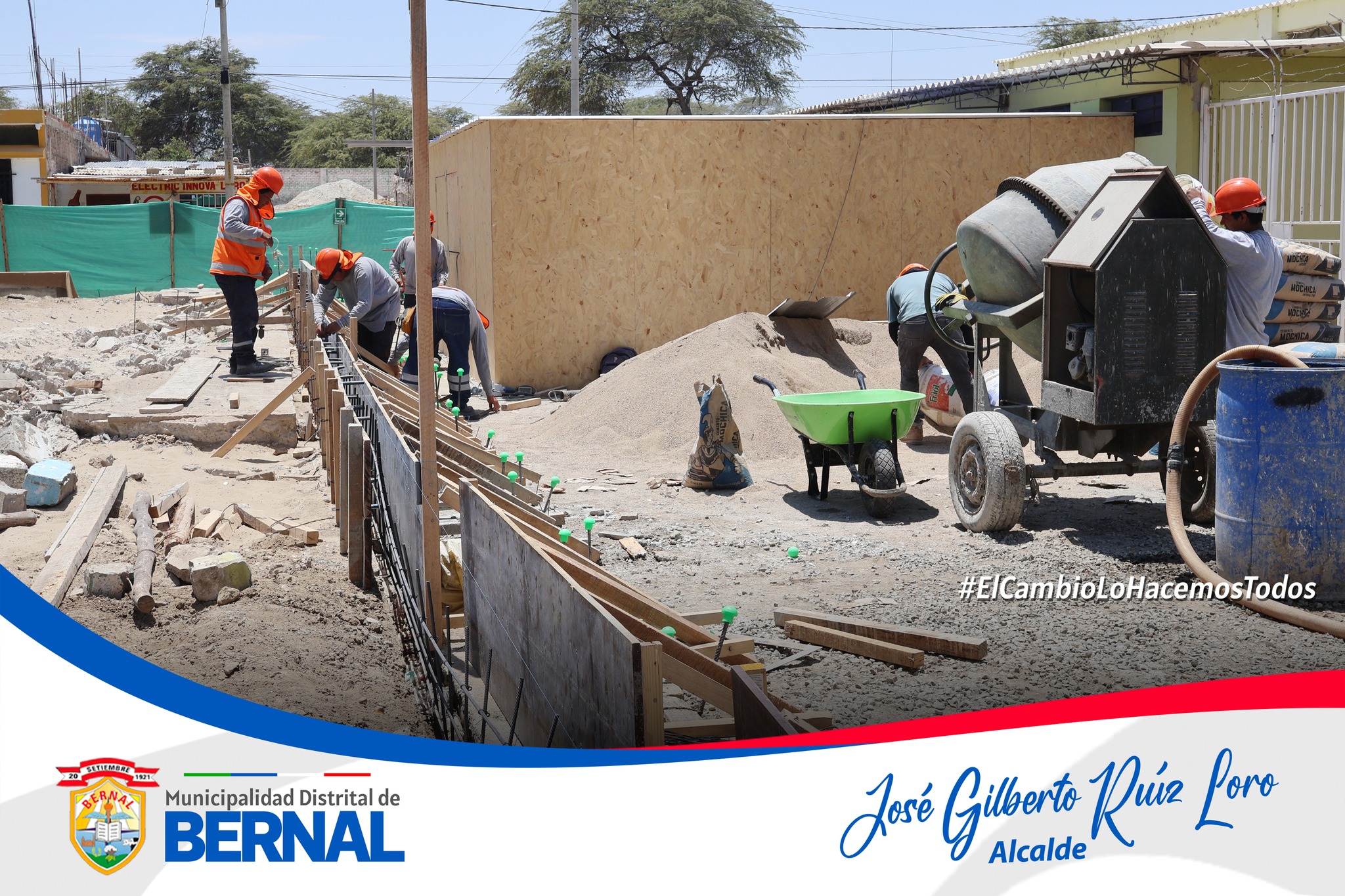 El alcalde supervisa el inicio de la obra de mejoramiento del parque Miguel Grau.