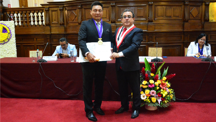 Congreso de la República entrega reconocimiento: Día de la Medicina Peruana