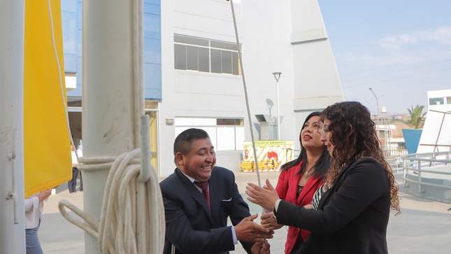 Conmemoran a la Patria en primer lunes cívico