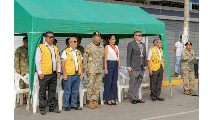 Ceremonia de Izamiento de nuestro Pabellón Nacional en la Plaza Mayor de Tarapoto.