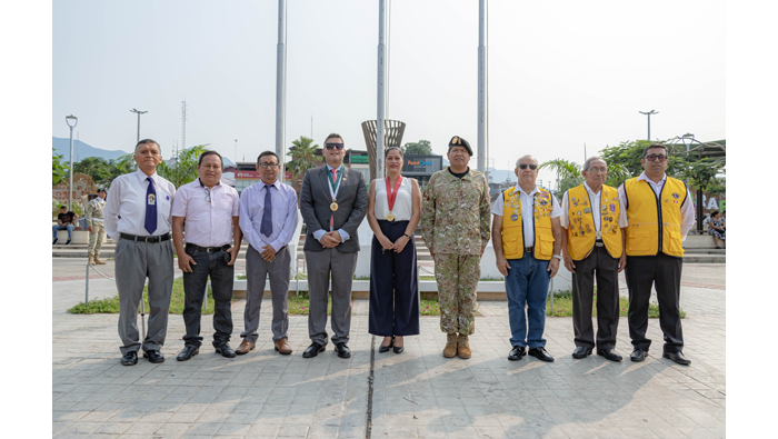 Ceremonia de Izamiento de nuestro Pabellón Nacional en la Plaza Mayor de Tarapoto.