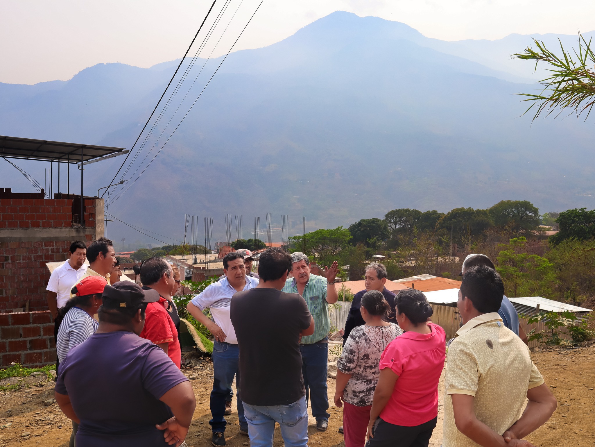 Visita a las urbanizaciones en formación en Barrial Alta