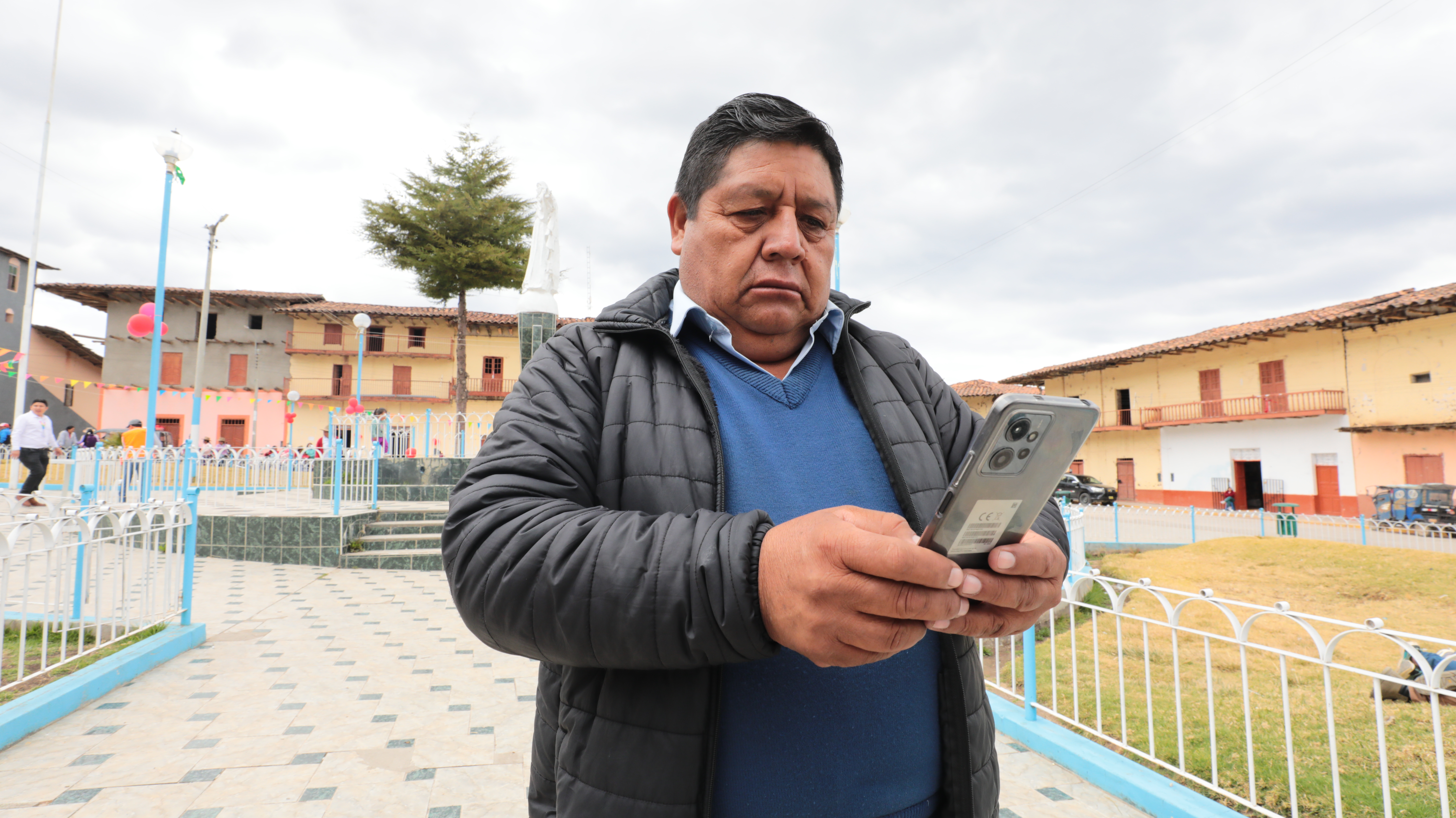 Archivo JPG de usuarios conectándose a Internet desde sus celulares