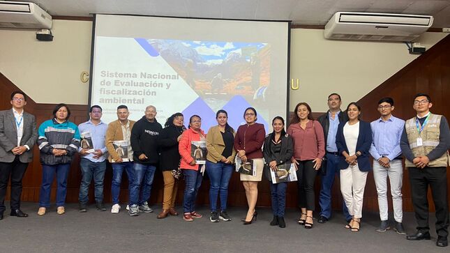 Equipo de la DREM Piura que participó del curso/taller de la OEFA.