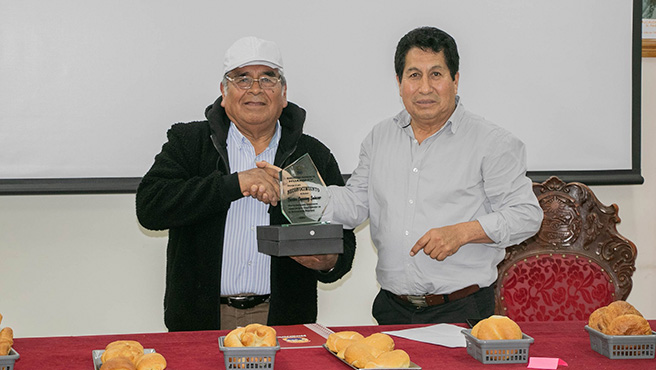 Municipalidad realiza reconocimiento a emprendedor destacado de la provincia de Huarmey.