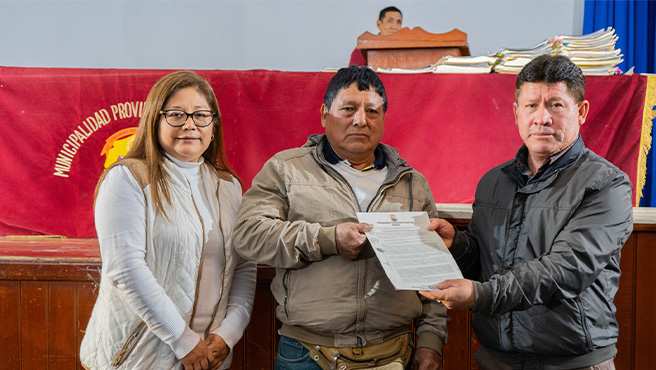 MPH entrego títulos de propiedad a familias Huarmeyanas.