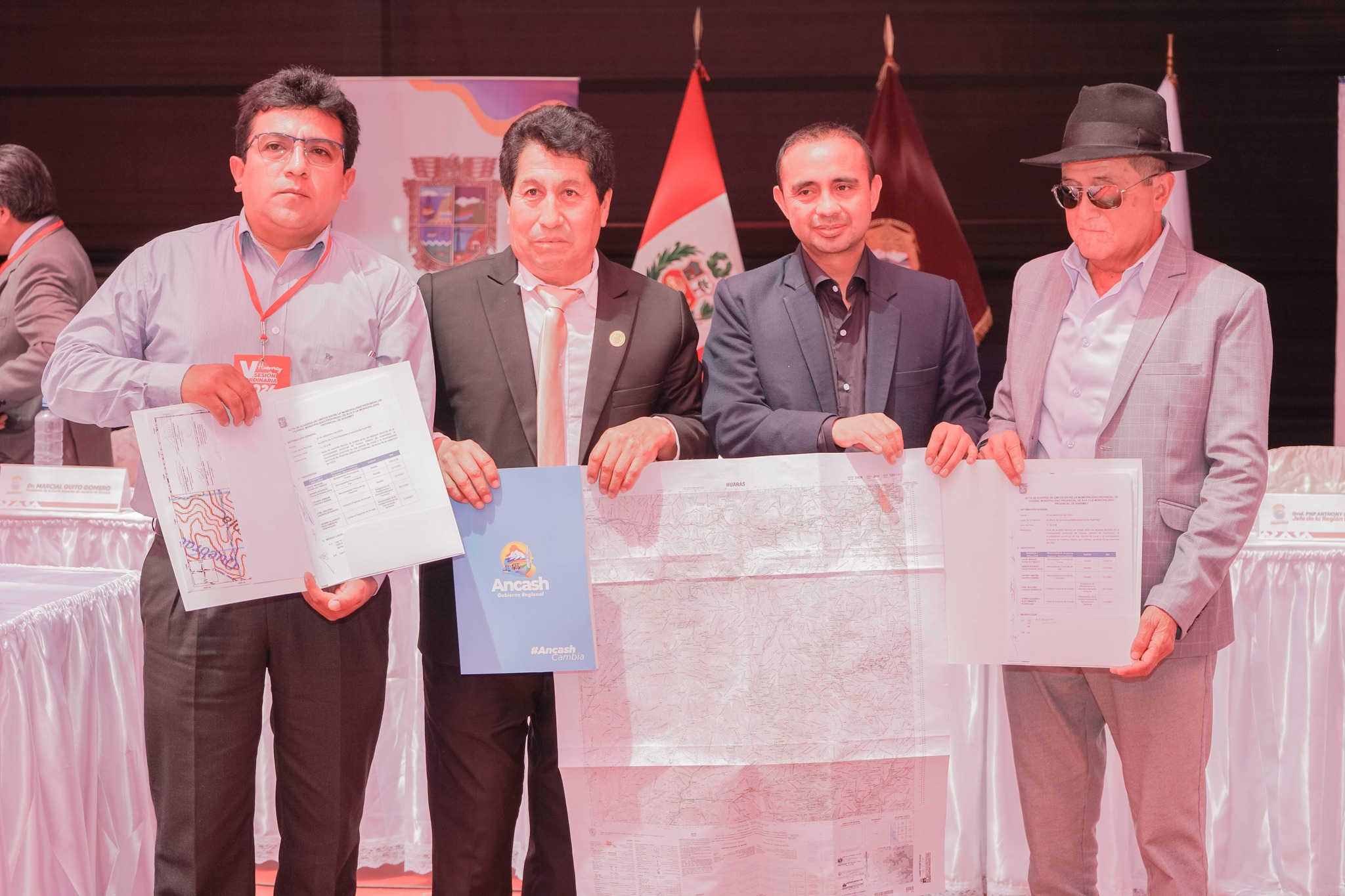 Autoridades firmaron acuerdos para la rede limitación de las provincias de Huarmey, Aija y Huaraz. 