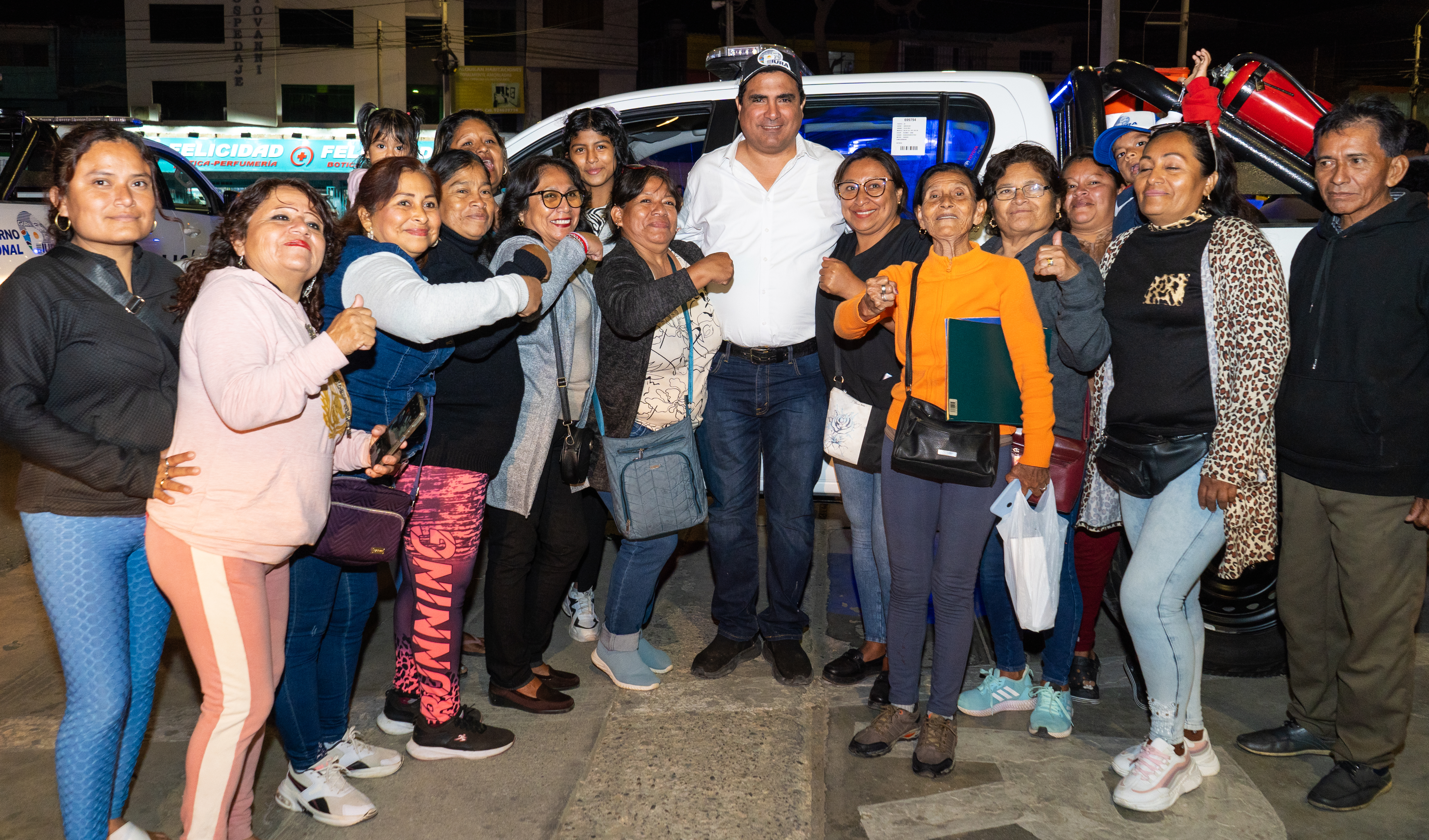 Con seis modernas camionetas entregadas por el gobernador Luis Neyra mejorará la seguridad en  Talara y sus distritos