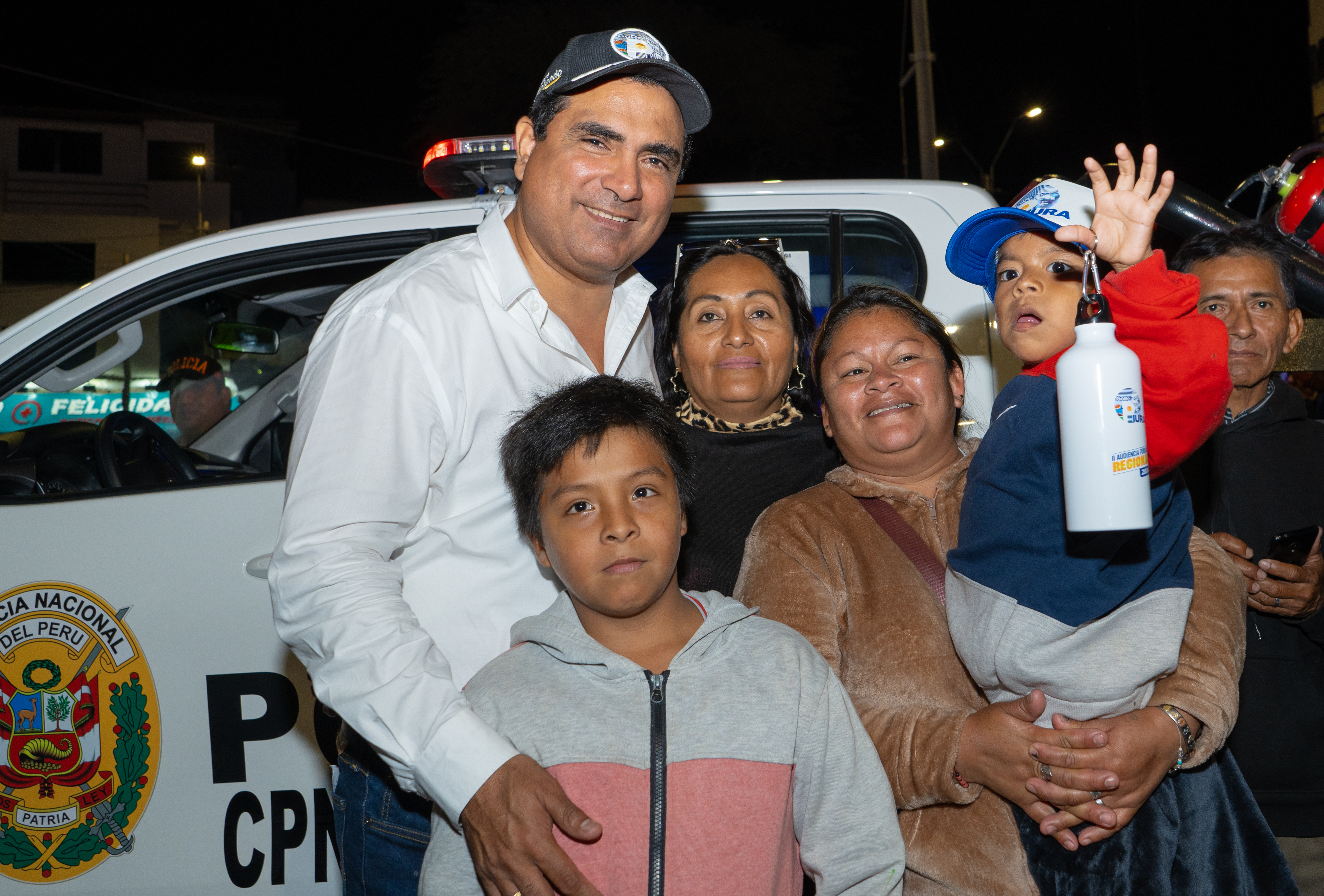 Con seis modernas camionetas entregadas por el gobernador Luis Neyra mejorará la seguridad en  Talara y sus distritos