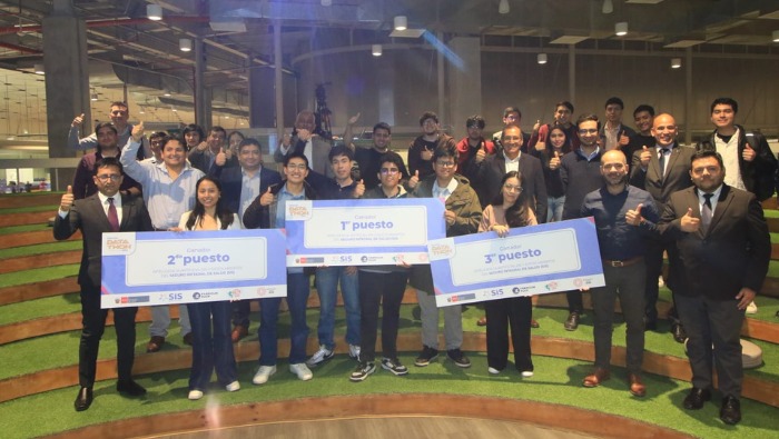 SIS y PUCP reconocen proyectos ganadores de Datathon: Inteligencia Artificial y Datos Abiertos 2024