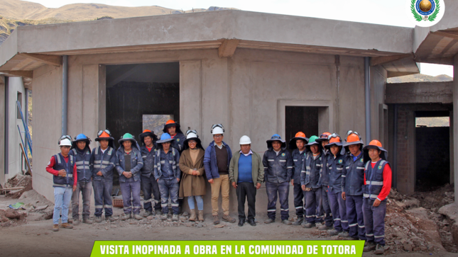 Visita a la Obra "Construcción de la I.E Inicial de Totora"