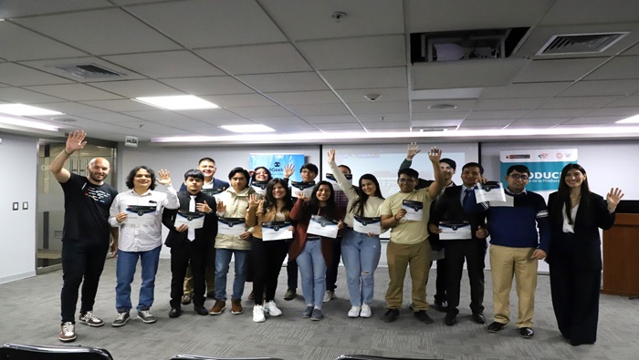 Becarios que culminaron el programa de aprendizaje de 4Geeks Academy