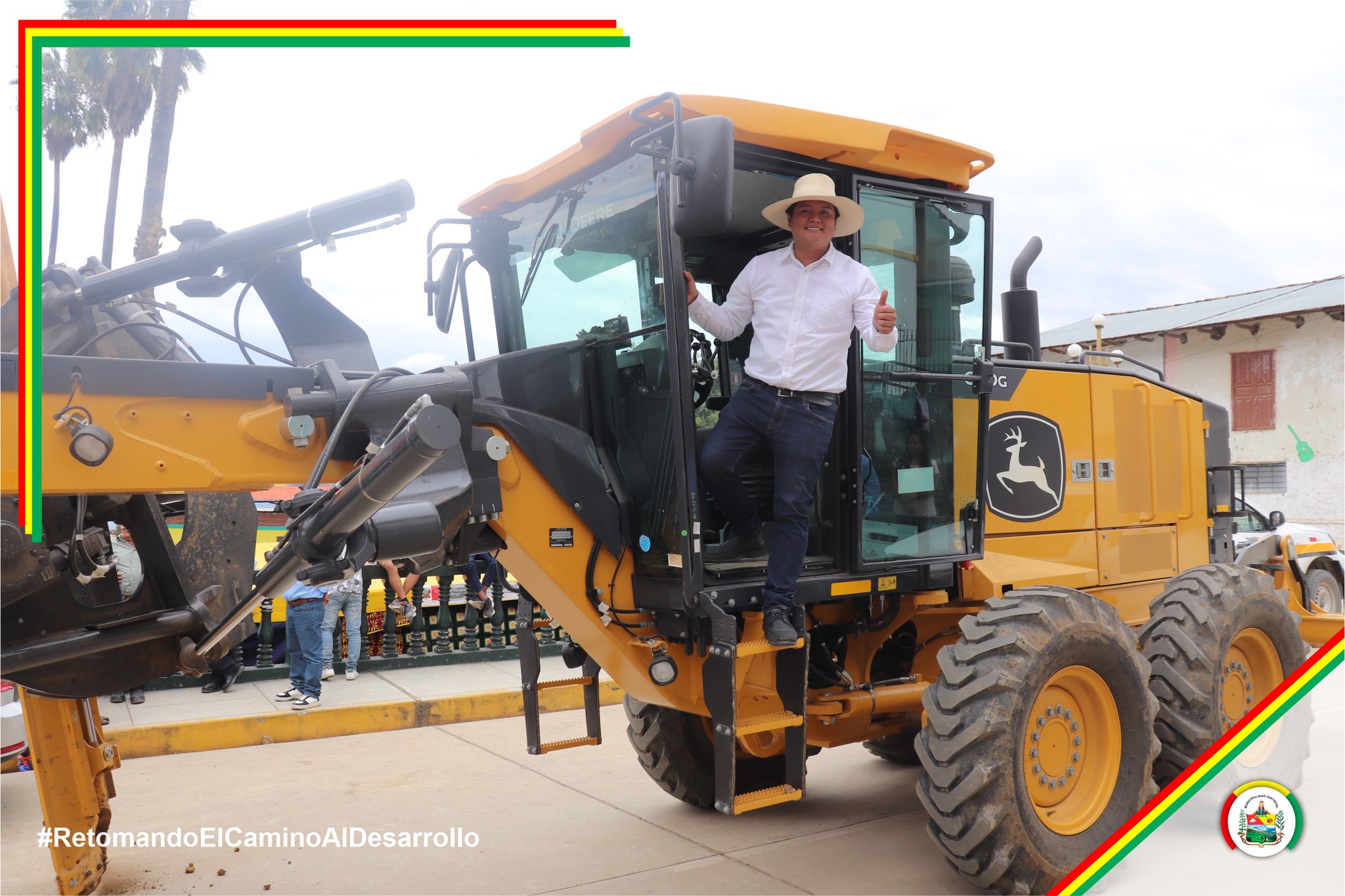 El alcalde de La Asunción inauguró una motoniveladora adquirida para mejorar la accesibilidad en el distrito de Asunción.