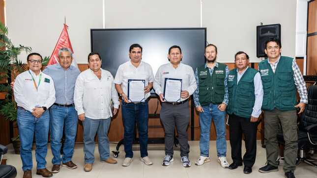 GORE y Agroideas firman convenio para beneficiar a pequeños agricultores organizados de la región
